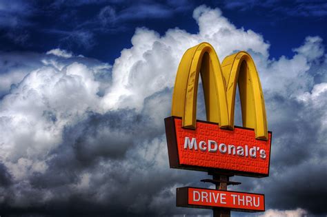 Video Mcdonalds Customer Pulls Gun After Drive Thru Order Dispute Eater