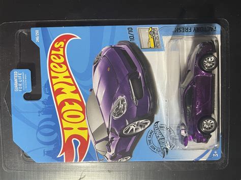 Hotwheels 2019 Super Treasure Hunt Porsche 911 GT3 RS STH Values MAVIN