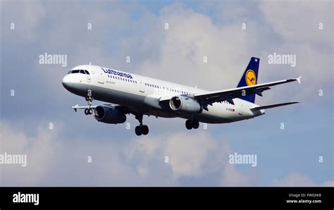 Lufthansa A Fotos Und Bildmaterial In Hoher Aufl Sung Alamy