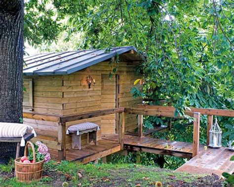 Rustic Tree House Mini Home With Wooden Materials For Summer Bridge