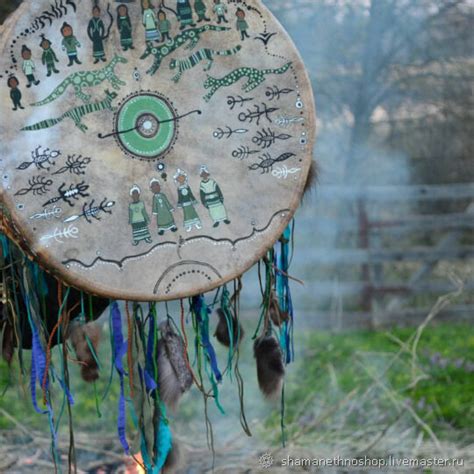 Шаманский бубен с изображением карты мира народов Дальнего Востока на ...
