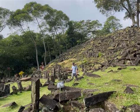 Rahasia Tersembunyi Gunung Padang Menggali Keajaiban Purba Yang