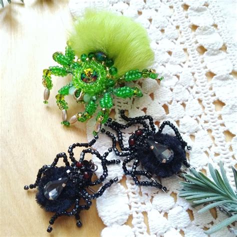 Купить брошь паук, серьги пауки | Brooches handmade, Flower brooch ...