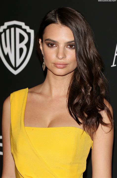 Kate Upton Sports Illustrated Dating Happy Facebooker Famous And Nude