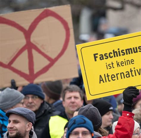 Tausende Bei Demonstration Gegen Rechtsextremismus Welt