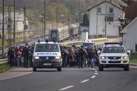 Avstrija Bo Za E Est Mesecev Podalj Ala Nadzor Na Meji S Slovenijo Delo