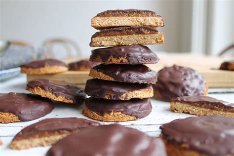 Healthy Caramel Digestive Biscuits – Happy Skin Kitchen