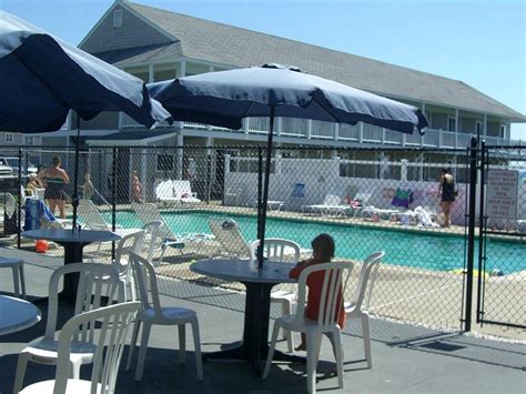 Three Seasons Resort Pool: Pictures & Reviews - Tripadvisor