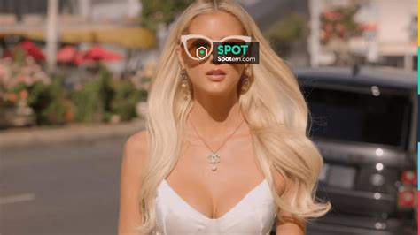 Otra Lola Nude Sunglasses Worn By Emma Hernan As Seen In Selling Sunset S05E01 Spotern