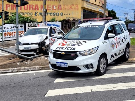 Motorista Perde O Controle Derruba Placa E Para No Hospital VIVA ABC