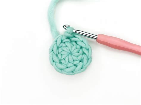 How to Crochet the Magic Loop the Easy Way - Squishy&Co