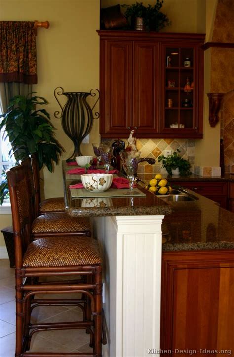 Tuscan Kitchen Design - Style & Decor Ideas