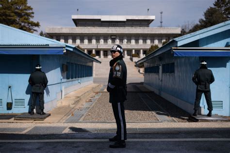 Koreas remove guns, guard posts from Panmunjom border truce village ...