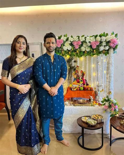 Ganesh Chaturthi 2022 Disha Parmar And Rahul Vaidya Welcome Ganpati In