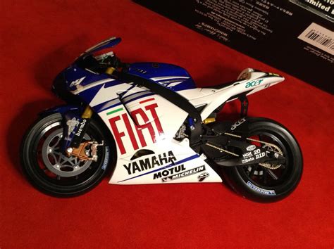 Minichamps Model Motorcycle Ref Yamaha Yzr M