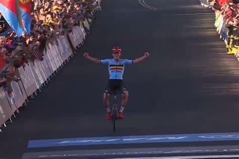 Evenepoel Vince Il Mondiale A Wollongong Fuga Vincente Per Il Belga