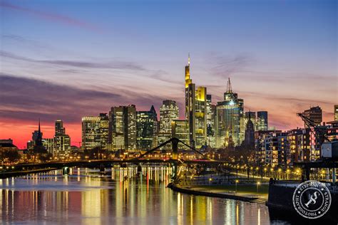 Frankfurt Sunset Skyline : r/frankfurt