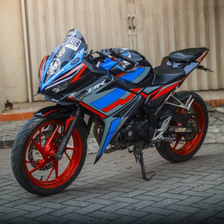 Custom Stiker Cbr R All New Hitam Grafis Biru Full Body