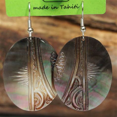 Boucles D Oreilles Ovales En Nacre De Tahiti Sign Wo Ta Prokop