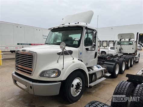 2013 Freightliner M2 112 6x4 T A Day Cab Truck Tractor Inoperable In Bolingbrook Illinois