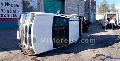 Morelia Saldo De 3 Heridos Deja Choque Volcadura En Salida A Quiroga