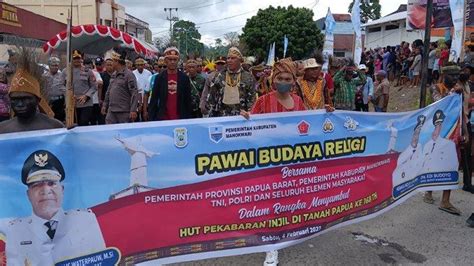 Paulus Waterpauw Minta Generasi Muda Papua Barat Tidak Mudah Terpecah