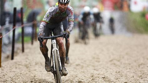 Thijs Zonneveld Vence A Sua Primeira Corrida De Praia Da Poca Em Wijk