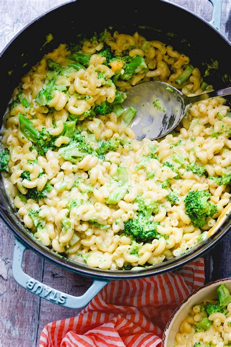 One Pot Broccoli Mac And Cheese Joanne Eats Well With Others