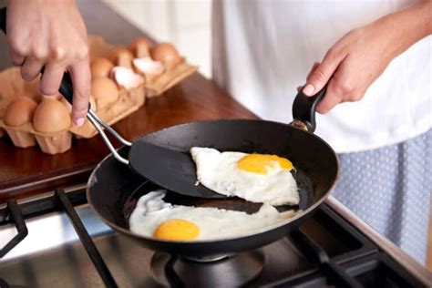 The 7 Best Pans For Frying Eggs