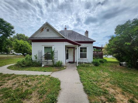 456 E 5th Ave, Colville, WA 99114 - See Est. Value, Schools & More