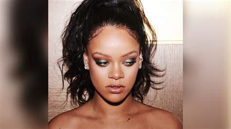 Rihanna Reveals Second Pregnancy During Super Bowl Halftime Show Stv News