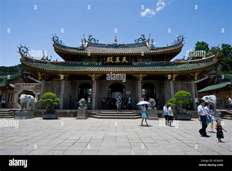 Nanputuo Temple Xiamen China Stock Photo Alamy