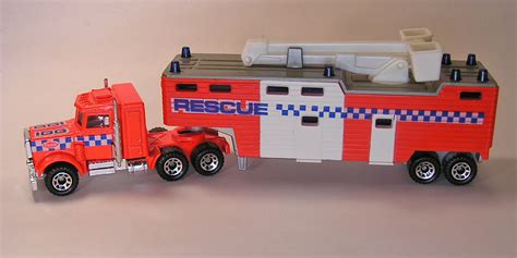 Matchbox Cy34 A Peterbilt Emergency Center