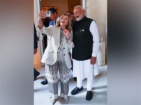 Melodi Moment Again Italian Pm Meloni Clicks Selfie With Pm Modi On Sidelines Of G7 Summit