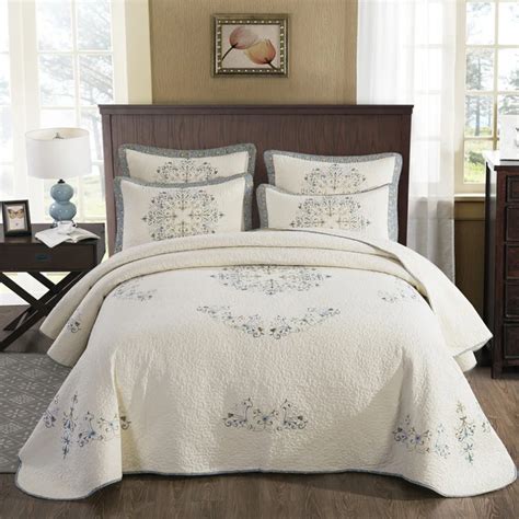 CHAUSUB Embroidered Cotton Quilt Set Oversize 3PCS Bedspread On Bed