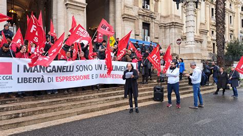 Docenti Ata E Studenti In Presidio Di Fronte Al Ministero Fracassi