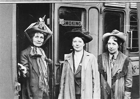 How the suffragettes used fashion to further their cause