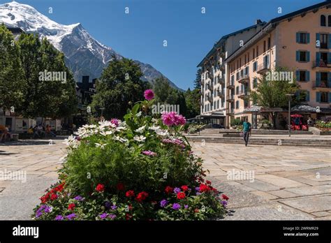 Place Du Triangle De Lamitie Hi Res Stock Photography And Images Alamy