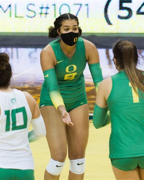 5 Hot Sexy Tayler Williams Bikini Pics