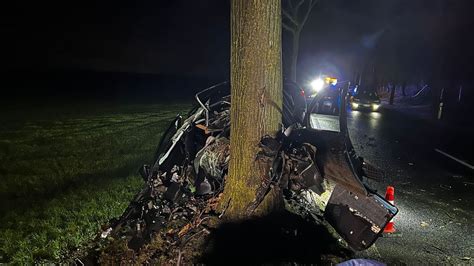 J Hriger Stirbt Nach Aufprall Mit Auto An Baum Haller Kreisblatt Nrw