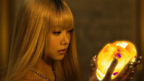 LE SSERAFIM Kembali Dengan Comeback HOT Yang Penuh Sensualitas Dalam MV Terbaru KapanLagi