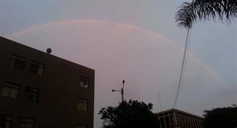 Lluvia Y Arcoíris Sorprendieron A Limeños Esta Tarde Lima El