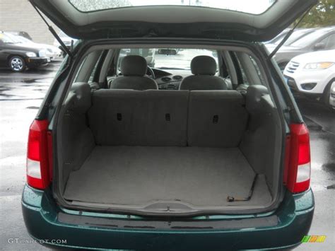 Ford focus station wagon trunk space