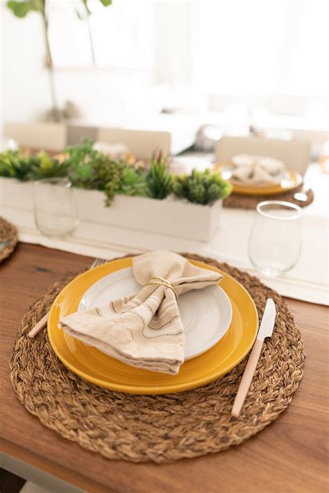 Stunning Summer Kitchen Table Decor Ideas That Will Brighten Up Your