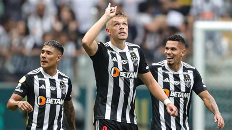 Atl Tico X Cruzeiro Bruno Fuchs Faz Um Gola O E Abre O Placar Para O Galo