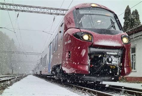 Primul Tren Electric Nou Intr N Circula Ie Guvernul Ciolacu A