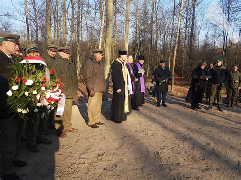 Symboliczny pochówek i Ossuarium Wielkiej Wojny Radio Victoria