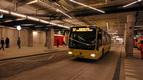 Tunel i podziemny dworzec autobusowy dostępne dla użytkowników Wiadomości