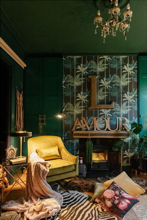 5 key pieces in creating a gentleman's club vibe lounge