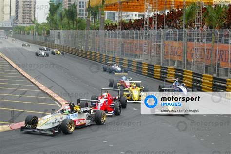 Narain Karthikeyan Ind Carlin Motorsport Leads The Field Macau